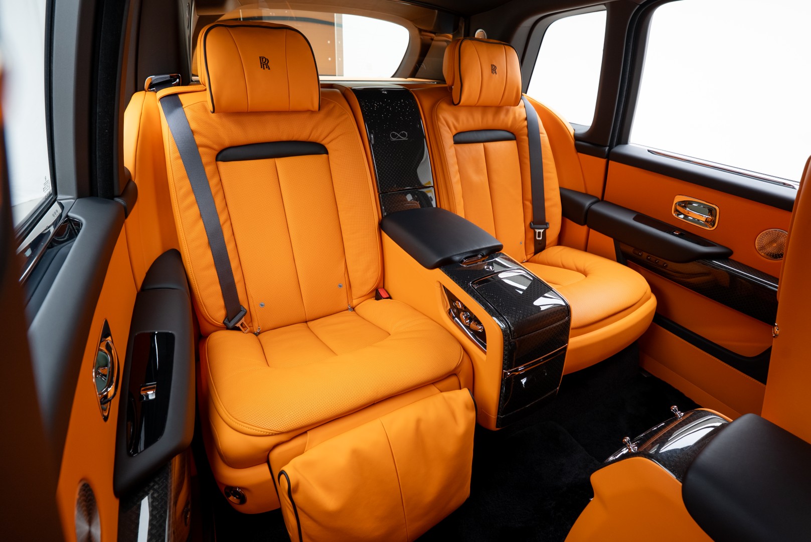 2025 ROLLS ROYCE CULLINAN | BLACK BADGE | MAIN DEALER WARRANTY AND SERVICE